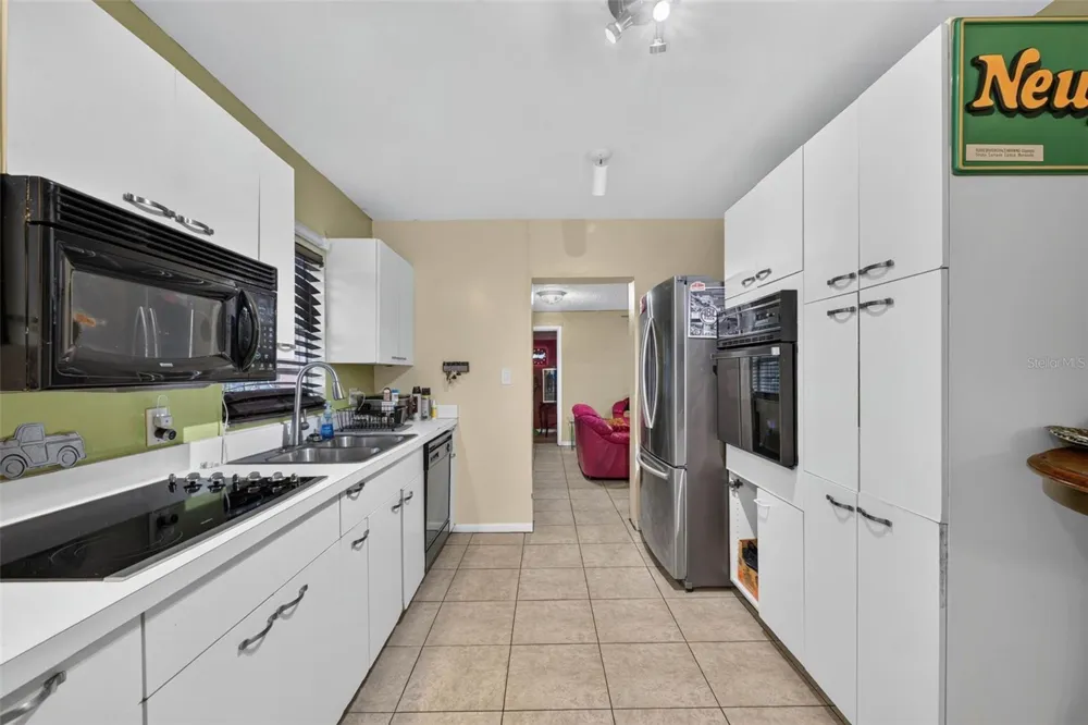 1302 E SLIGH AVENUE Tampa, FL 33604