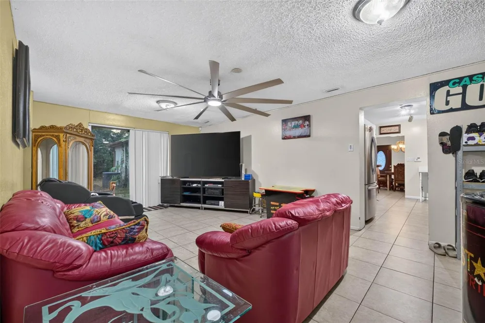 1302 E SLIGH AVENUE Tampa, FL 33604