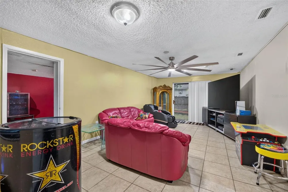 1302 E SLIGH AVENUE Tampa, FL 33604