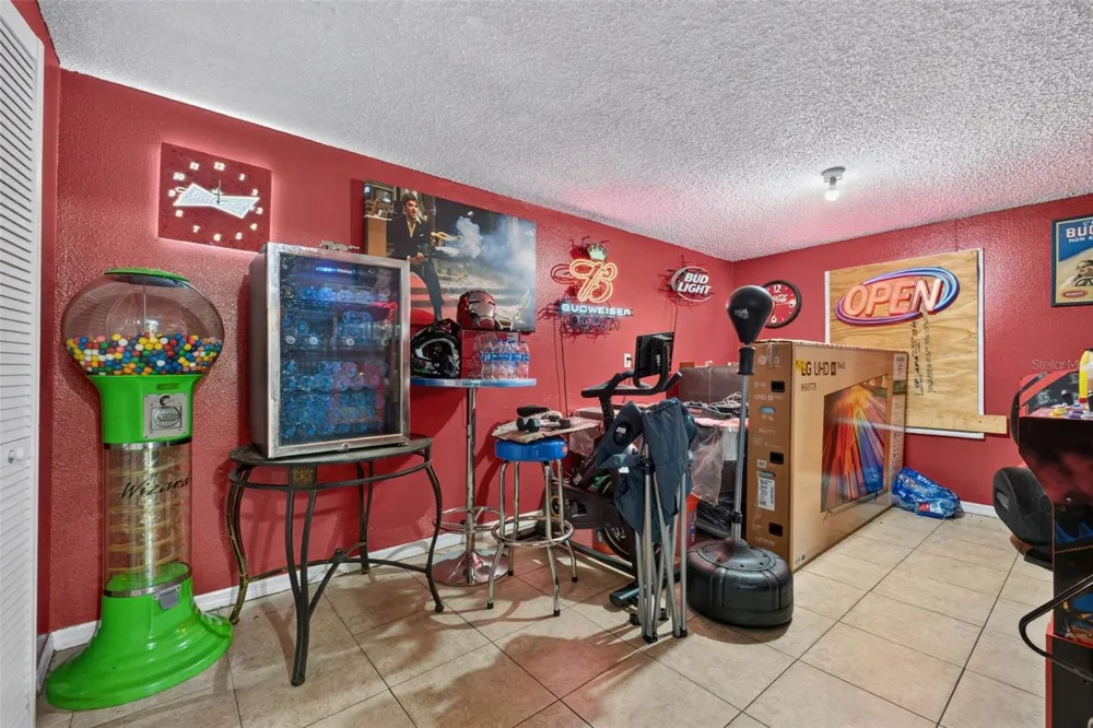 1302 E SLIGH AVENUE Tampa, FL 33604