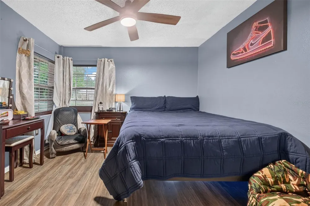 1302 E SLIGH AVENUE Tampa, FL 33604