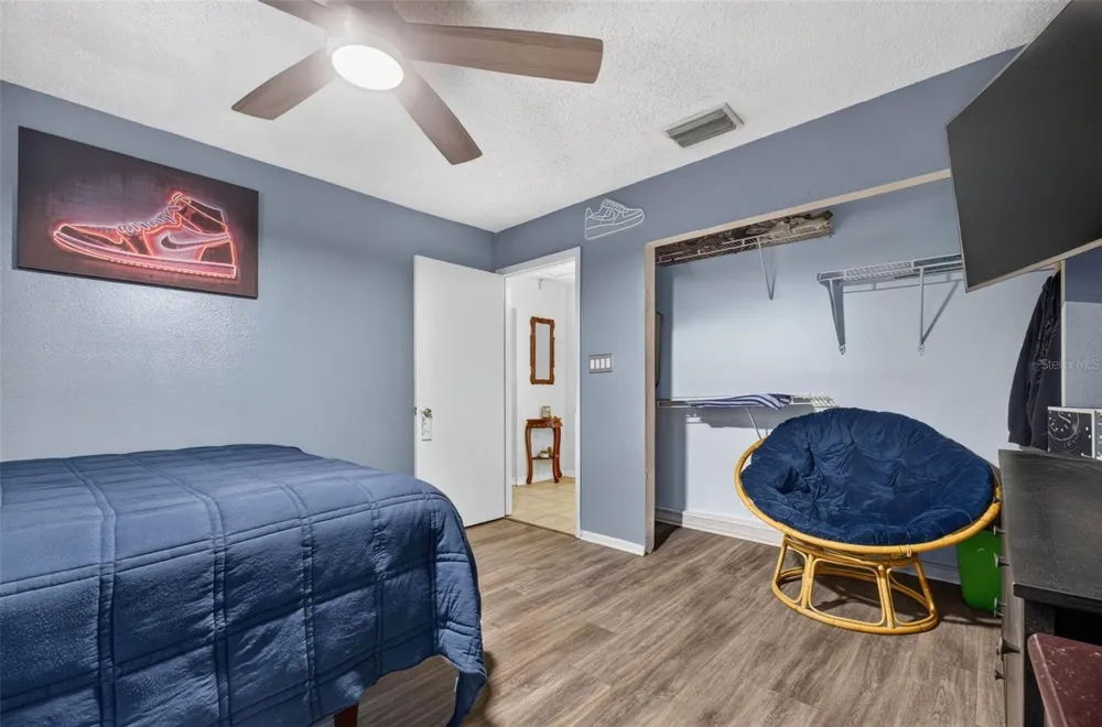1302 E SLIGH AVENUE Tampa, FL 33604