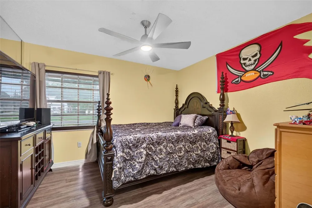 1302 E SLIGH AVENUE Tampa, FL 33604