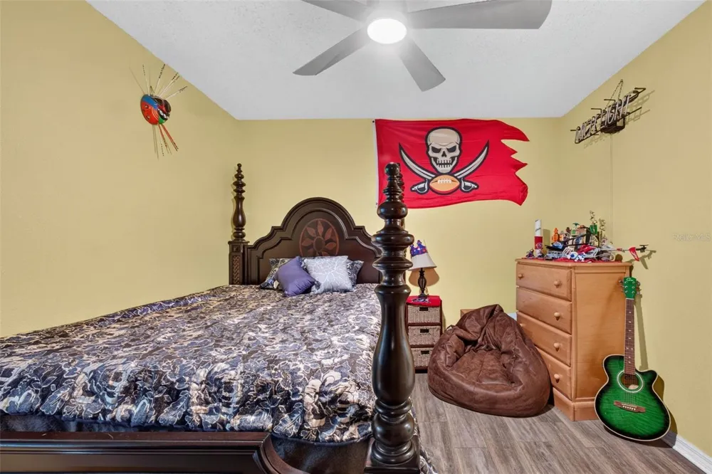 1302 E SLIGH AVENUE Tampa, FL 33604