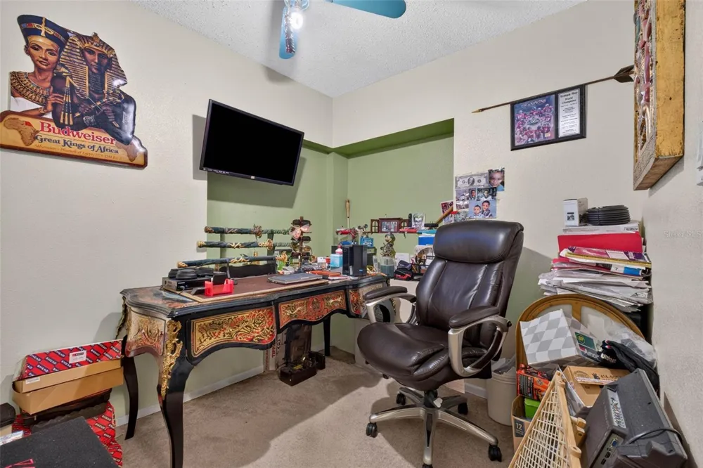 1302 E SLIGH AVENUE Tampa, FL 33604