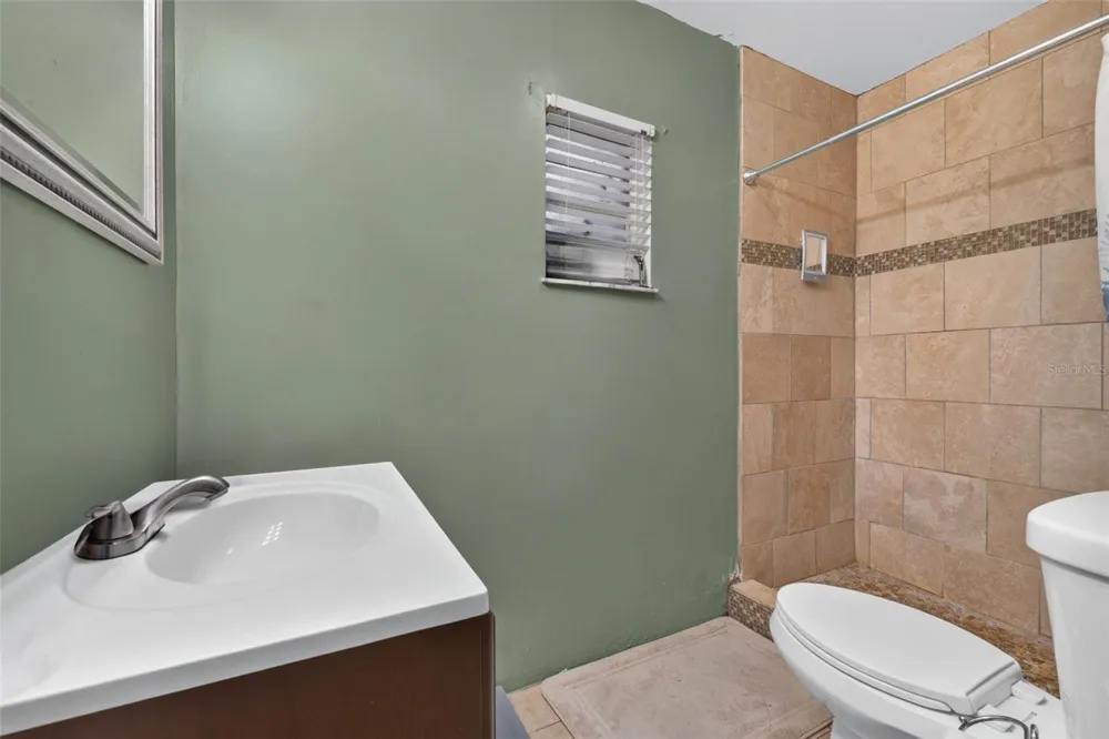 1302 E SLIGH AVENUE Tampa, FL 33604