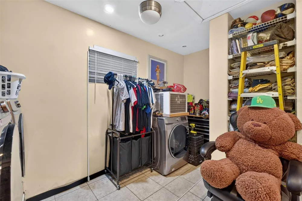 1302 E SLIGH AVENUE Tampa, FL 33604