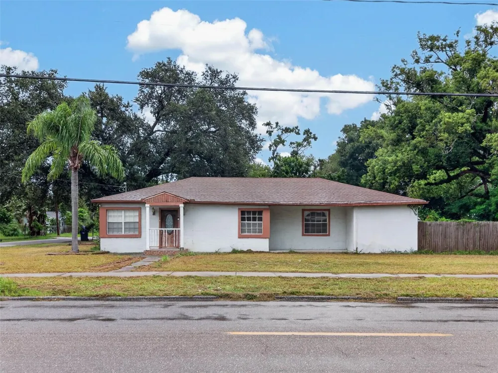 1302 E SLIGH AVENUE Tampa, FL 33604