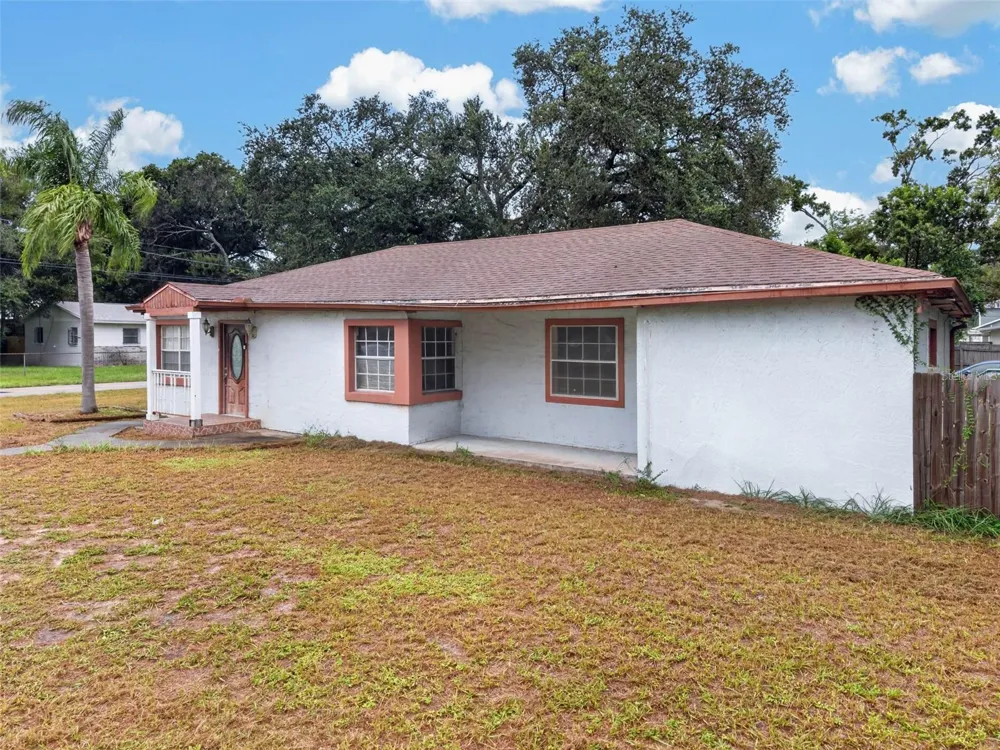 1302 E SLIGH AVENUE Tampa, FL 33604