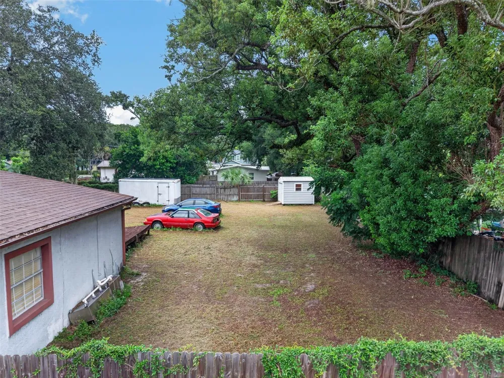 1302 E SLIGH AVENUE Tampa, FL 33604