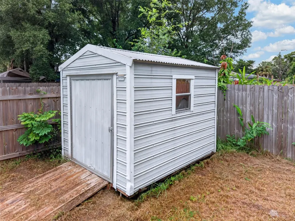 1302 E SLIGH AVENUE Tampa, FL 33604