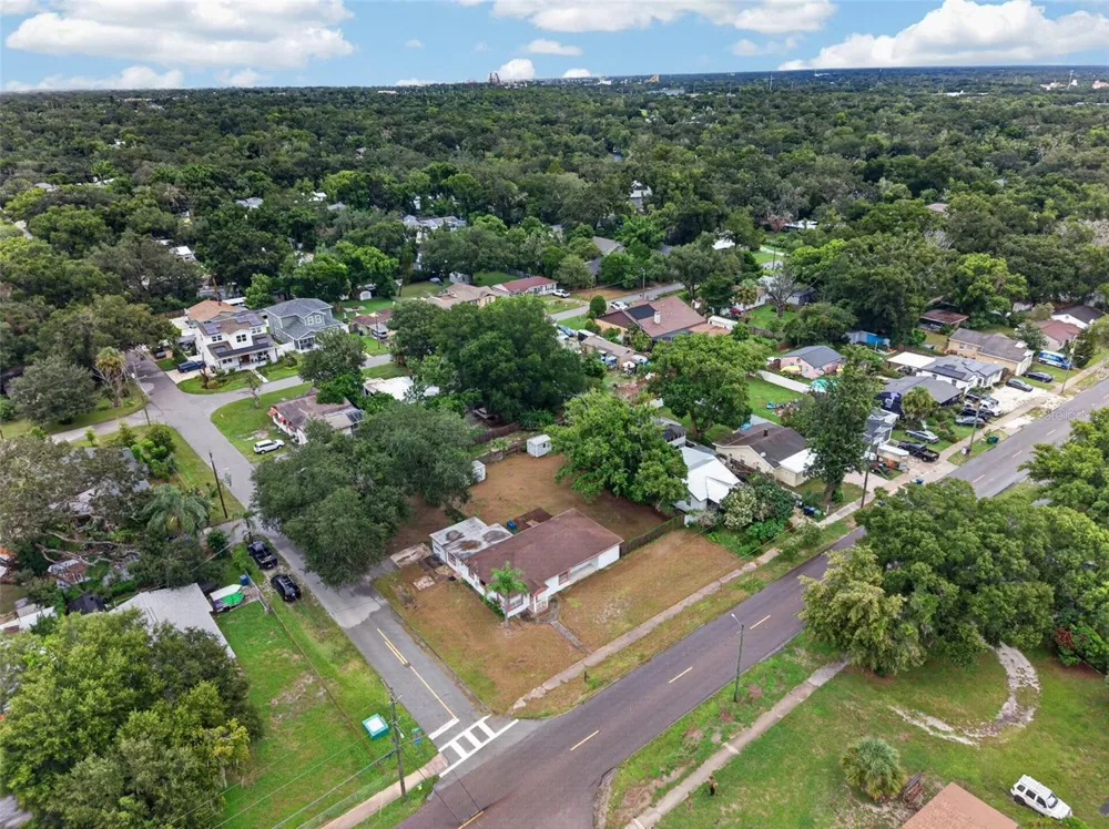 1302 E SLIGH AVENUE Tampa, FL 33604