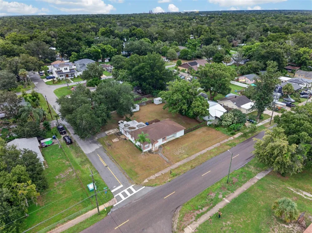 1302 E SLIGH AVENUE Tampa, FL 33604