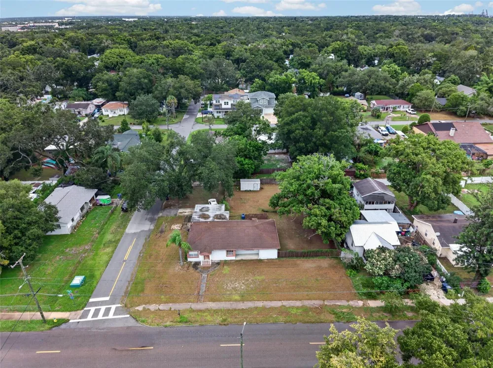 1302 E SLIGH AVENUE Tampa, FL 33604