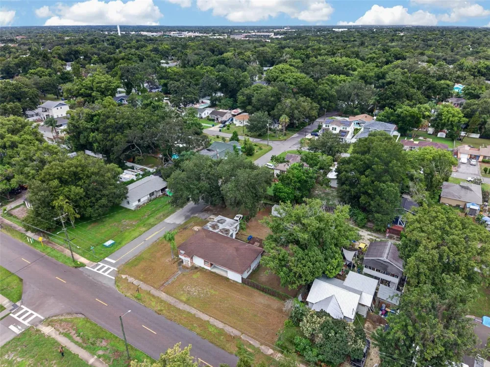 1302 E SLIGH AVENUE Tampa, FL 33604