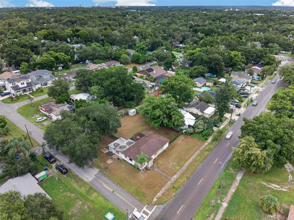 1302 E SLIGH AVENUE Tampa, FL 33604