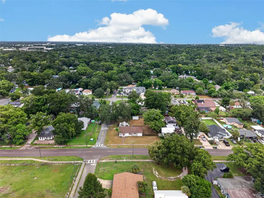 1302 E SLIGH AVENUE Tampa, FL 33604