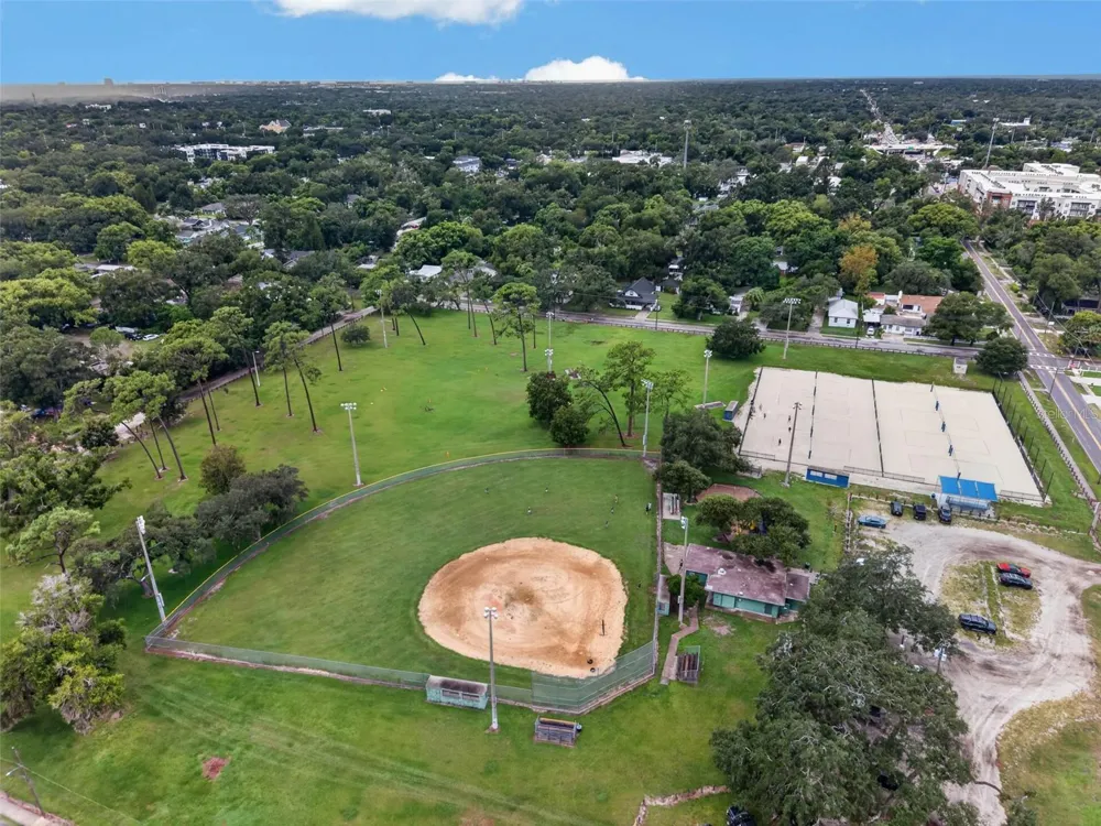 1302 E SLIGH AVENUE Tampa, FL 33604
