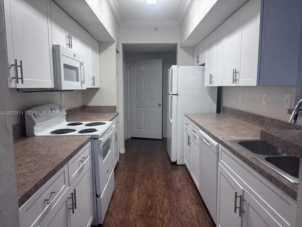 11600 SW 2nd St #18108 Pembroke Pines, FL 33025