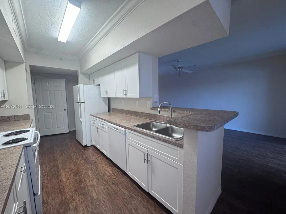 11600 SW 2nd St #18108 Pembroke Pines, FL 33025