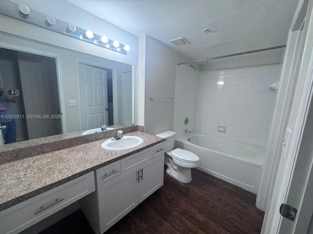 11600 SW 2nd St #18108 Pembroke Pines, FL 33025