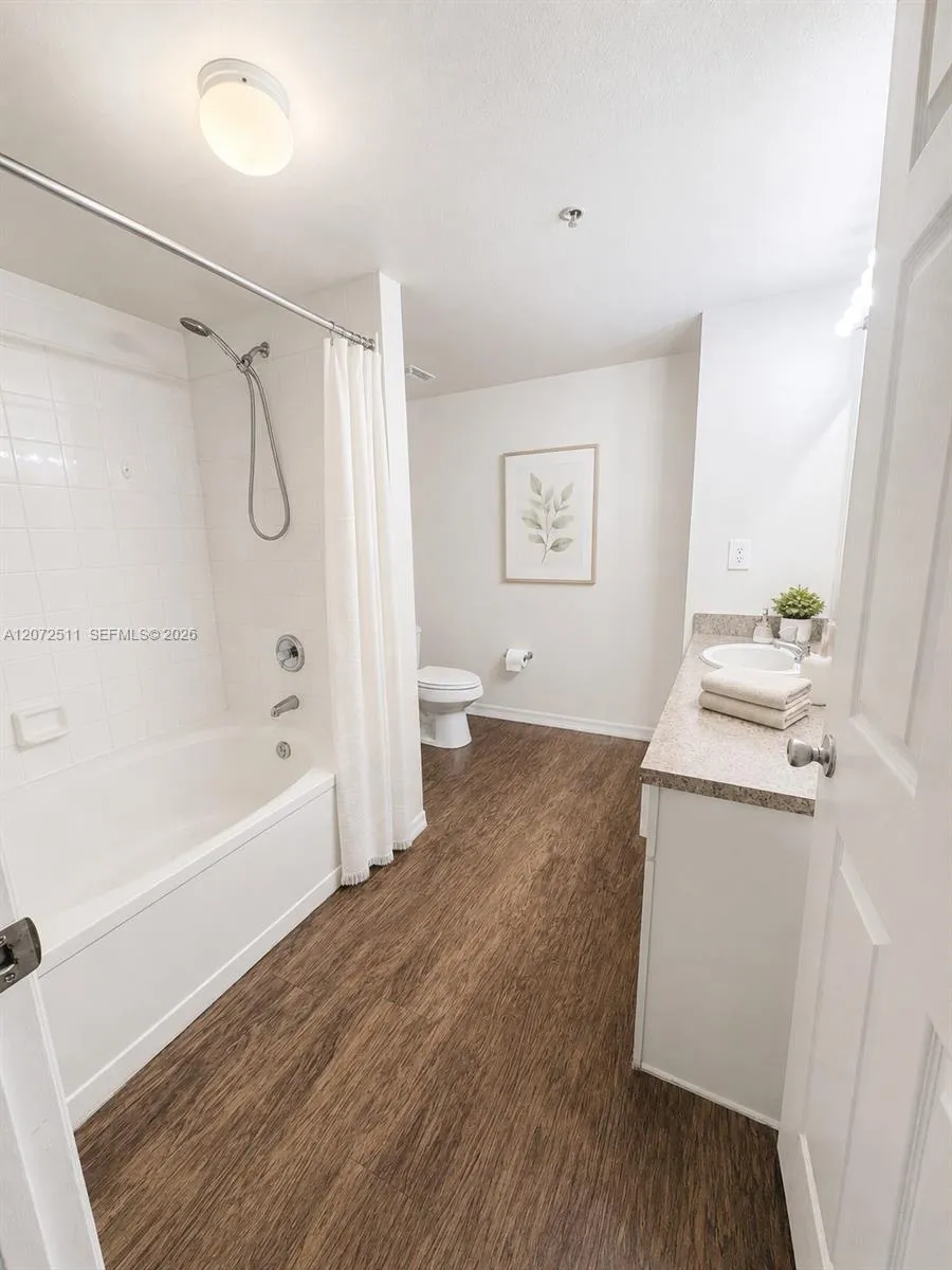11600 SW 2nd St #18108 Pembroke Pines, FL 33025