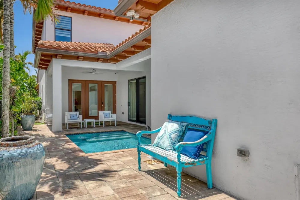 5065 Grandiflora Road Palm Beach Gardens, FL 33418