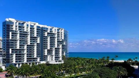 2201 Collins Ave #807