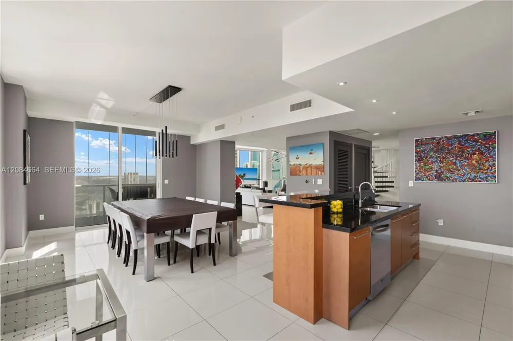 244 Biscayne Blvd #PH4908 Miami, FL 33132