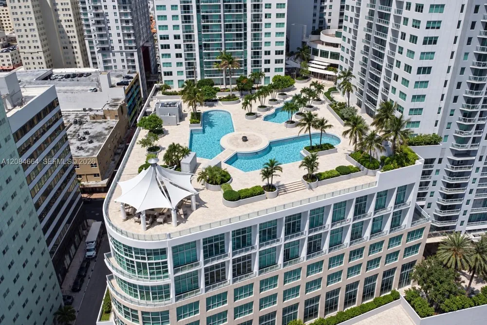 244 Biscayne Blvd #PH4908 Miami, FL 33132