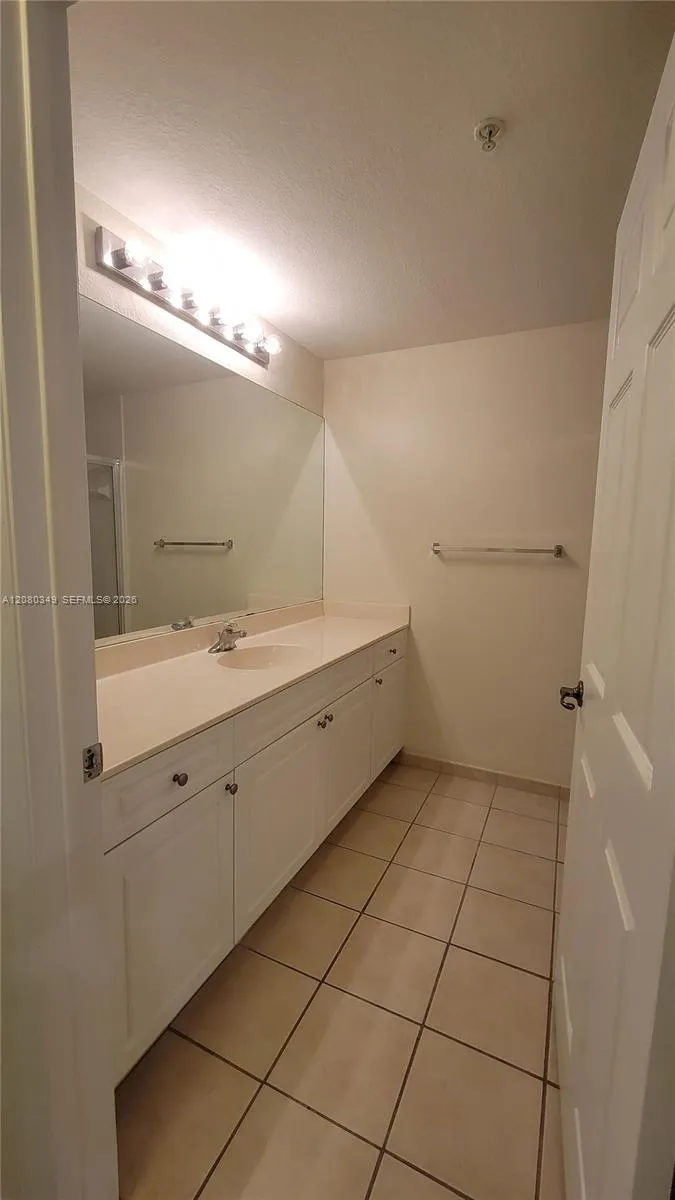 3018 Alcazar Pl #303 Palm Beach Gardens, FL 33410