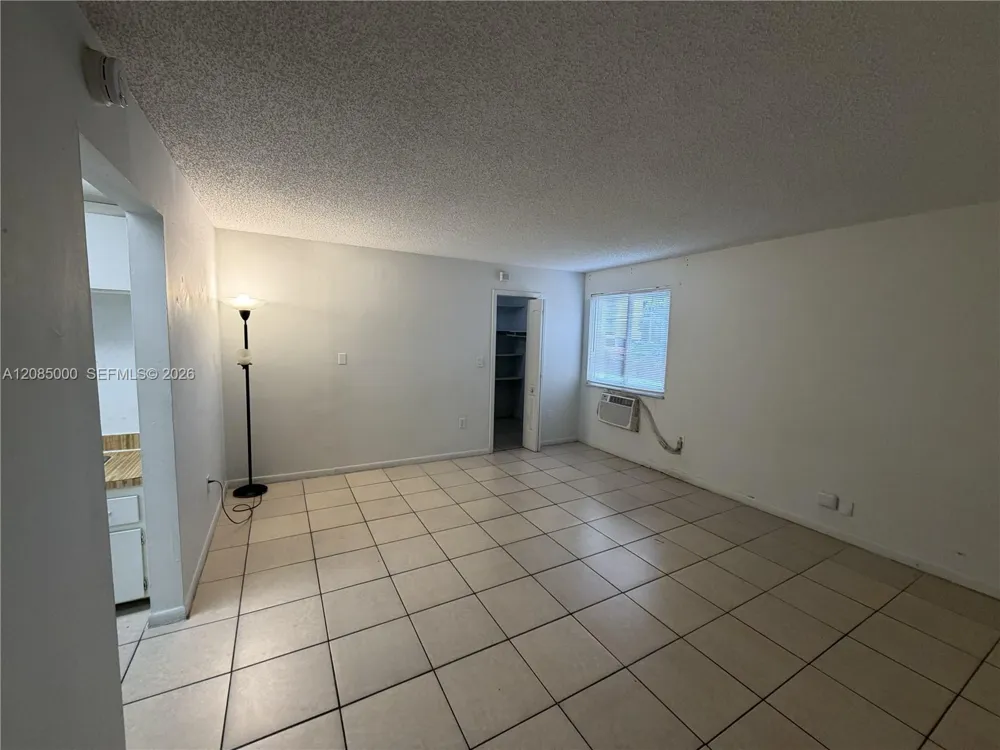 7010 NW 186th St #5-121A Hialeah, FL 33015
