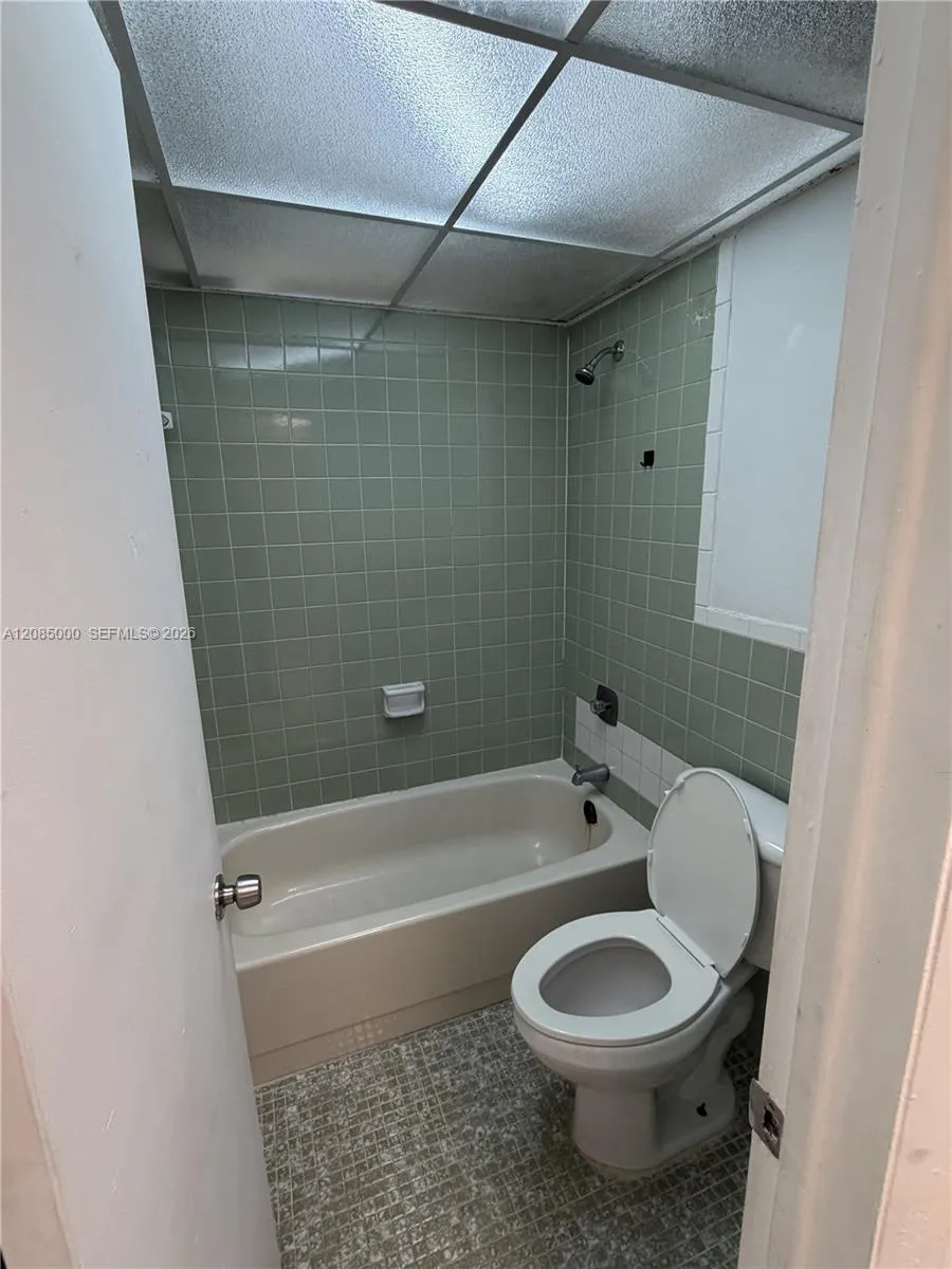 7010 NW 186th St #5-121A Hialeah, FL 33015