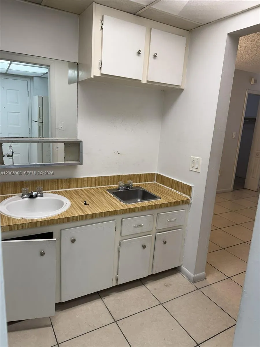 7010 NW 186th St #5-121A Hialeah, FL 33015