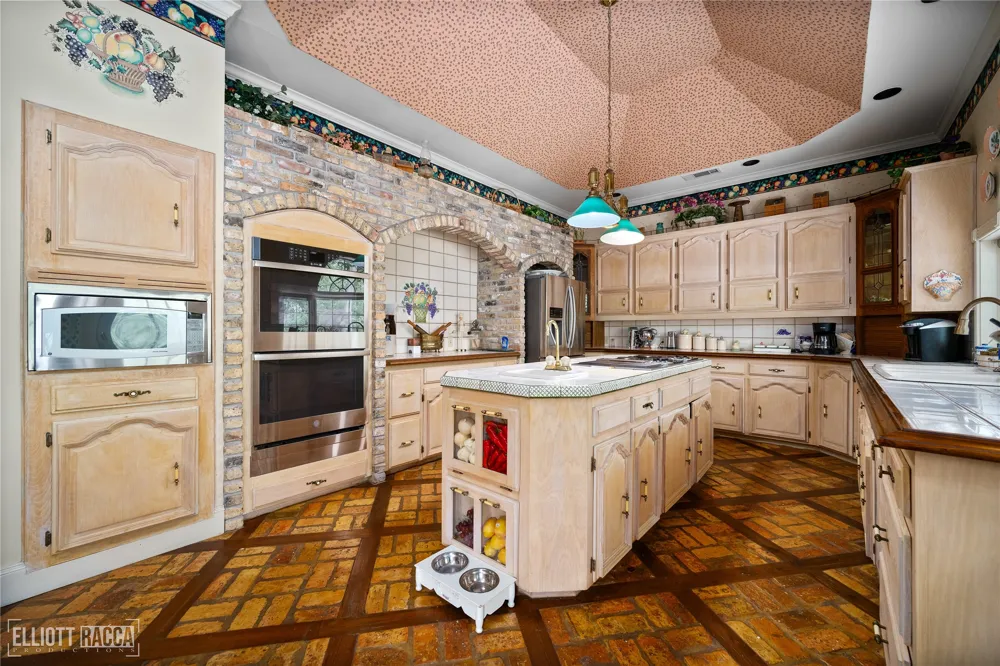 1005 Orange Many, LA 71449