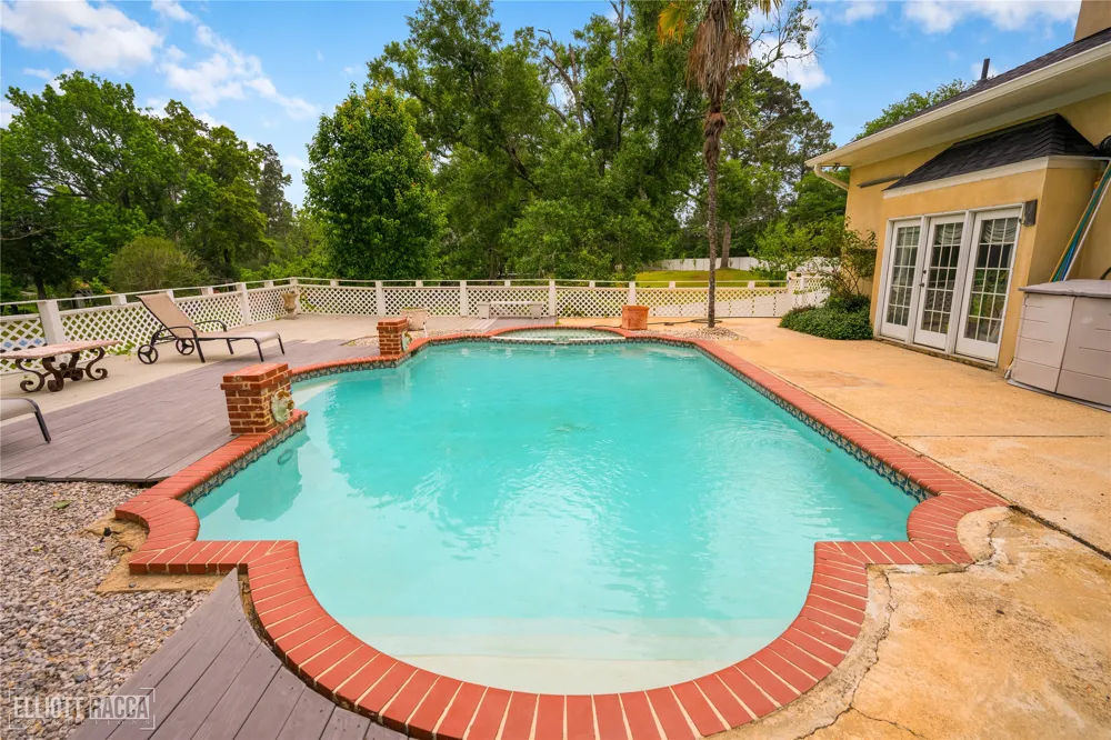 1005 Orange Many, LA 71449