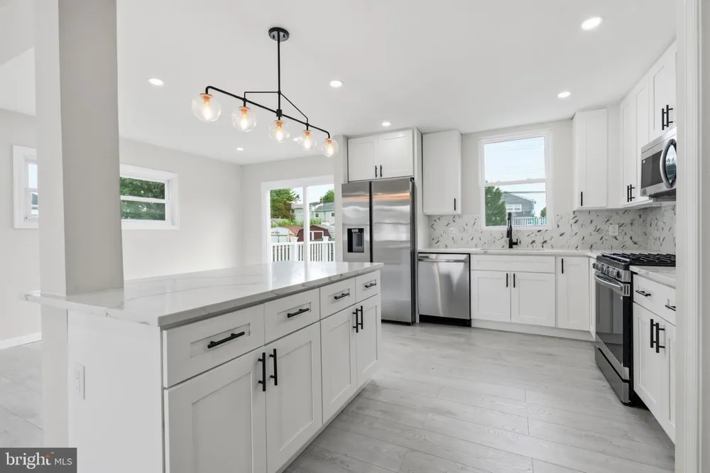 993 RIVIERA ROAD Warminster, PA 18974