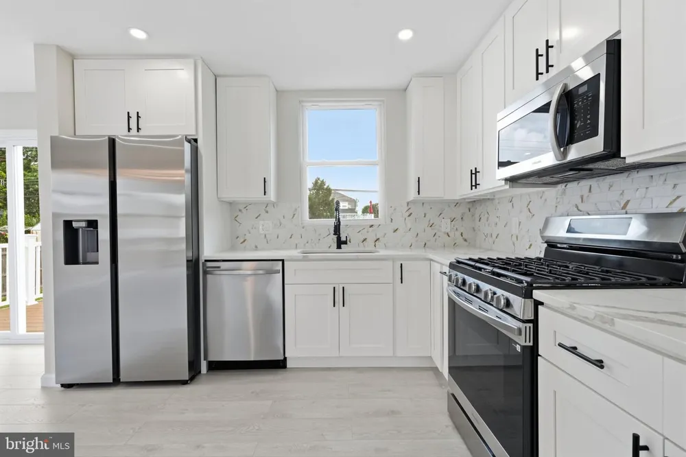 993 RIVIERA ROAD Warminster, PA 18974