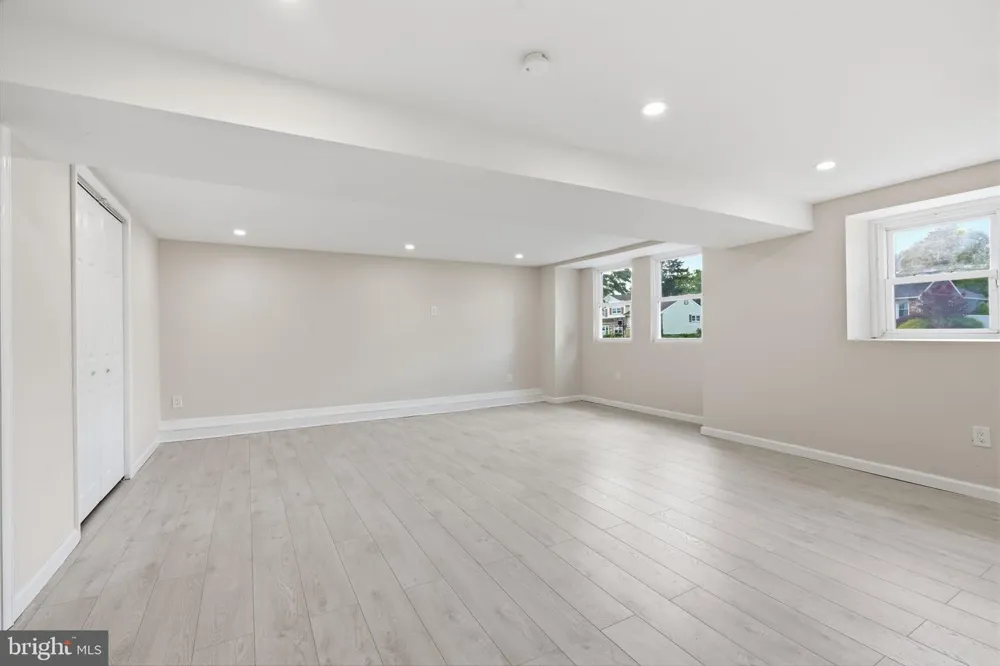 993 RIVIERA ROAD Warminster, PA 18974
