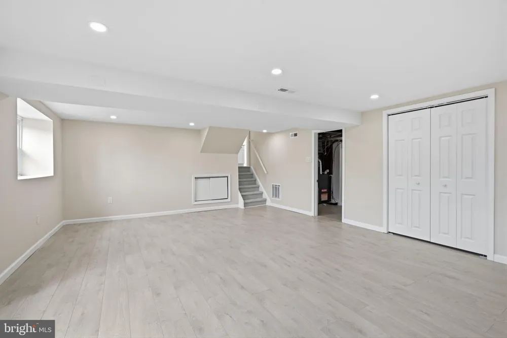 993 RIVIERA ROAD Warminster, PA 18974