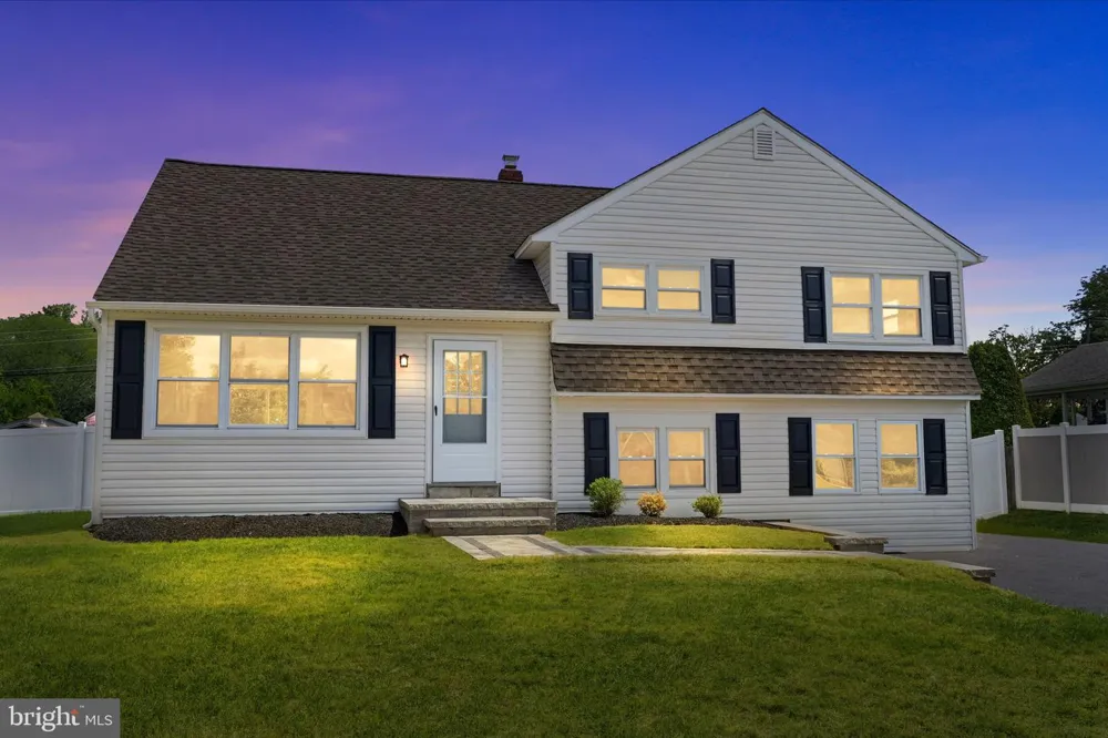 993 RIVIERA ROAD Warminster, PA 18974