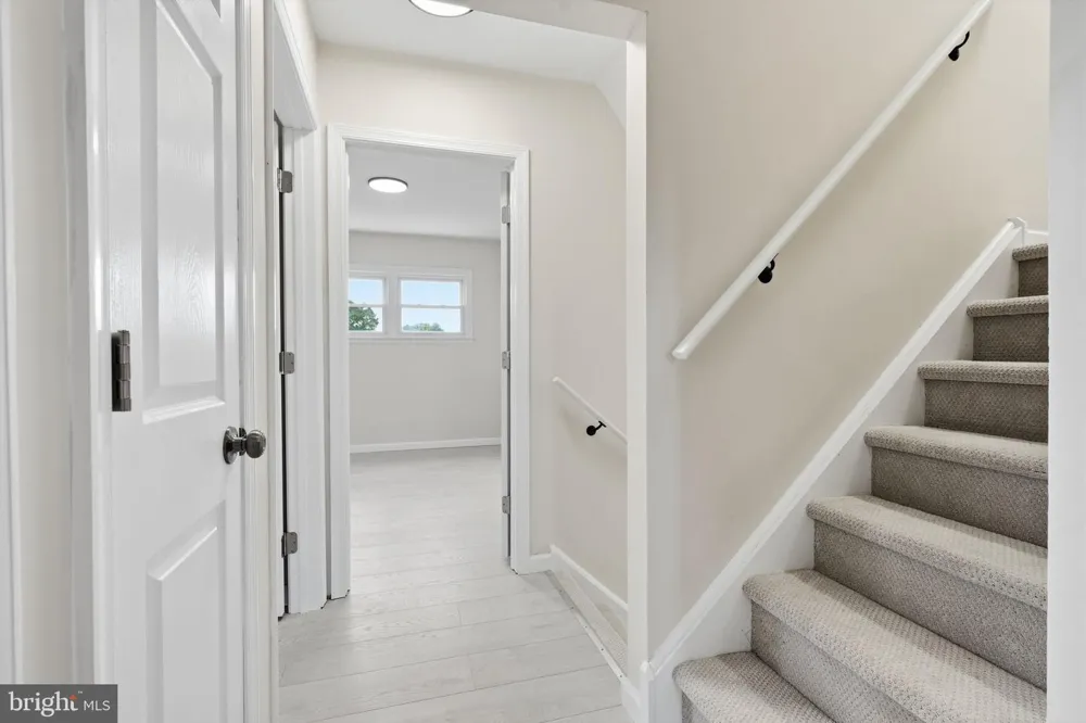 993 RIVIERA ROAD Warminster, PA 18974