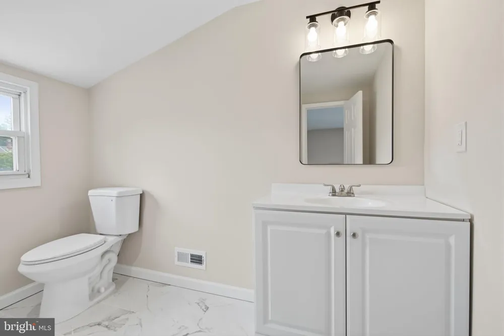 993 RIVIERA ROAD Warminster, PA 18974