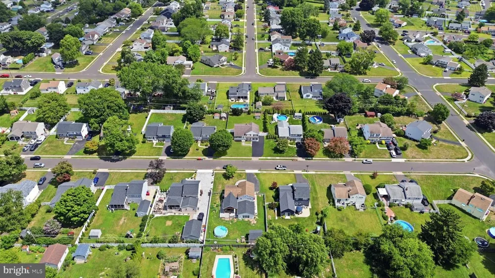 993 RIVIERA ROAD Warminster, PA 18974