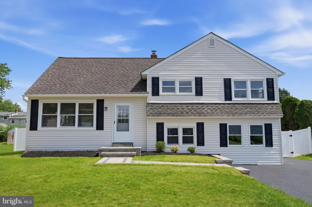 993 RIVIERA ROAD Warminster, PA 18974
