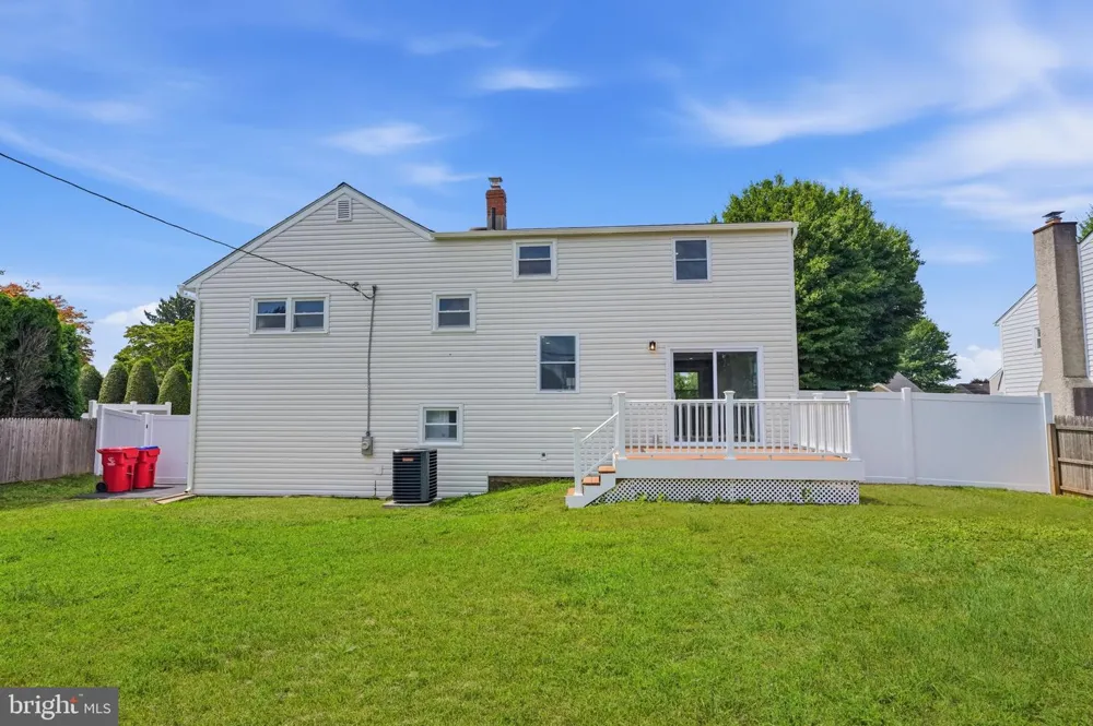993 RIVIERA ROAD Warminster, PA 18974