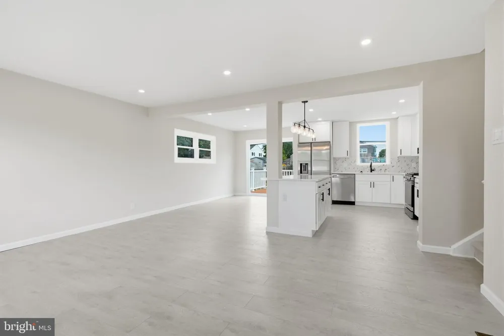 993 RIVIERA ROAD Warminster, PA 18974
