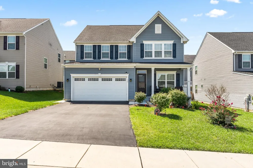 54 VANCOUVER PLACE Falling Waters, WV 25419