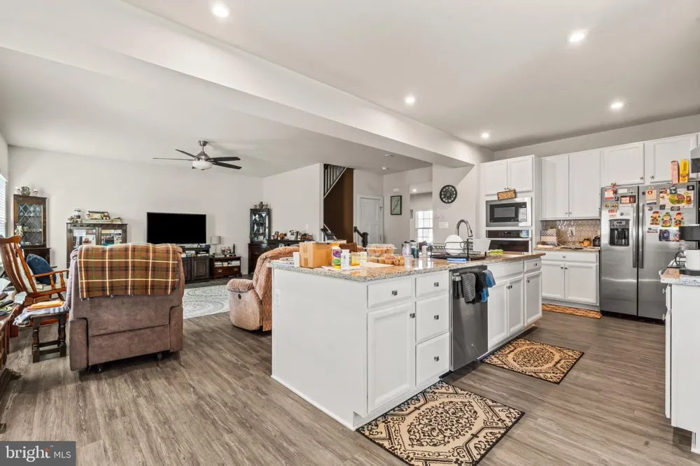54 VANCOUVER PLACE Falling Waters, WV 25419