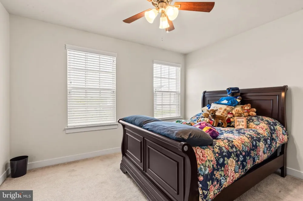54 VANCOUVER PLACE Falling Waters, WV 25419